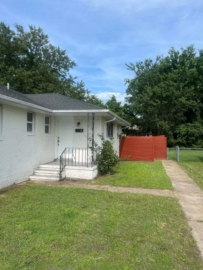 Charming 2br Duplex In Norfolk (very Large Private Back Yard) House for rent in Norfolk, VA