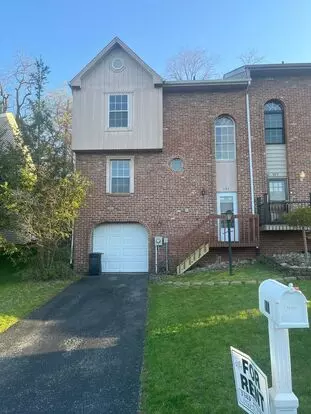 Charming 3br Townhome In Pittsburgh Apartment for rent in Pittsburgh, PA
