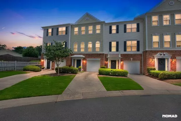 Southpark Townhome Near The Greenway Apartment for rent in Charlotte, NC Southpark Townhome Near The Greenway Apartment for rent in Charlotte, NC
