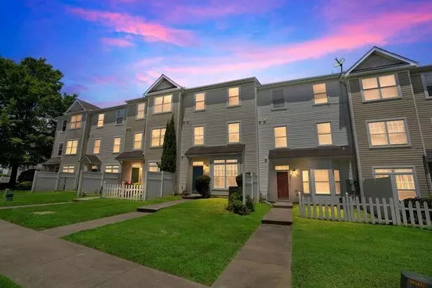Charming 3 Bedroom Condo In Raleigh Apartment for rent in Raleigh, NC Charming 3 Bedroom Condo In Raleigh Apartment for rent in Raleigh, NC