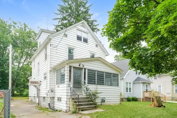 Charming 4br House In Akron Apartment for rent in Akron, OH