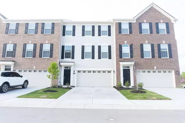 Luxurious 4br Townhome In Carmel Apartment for rent in Carmel, IN