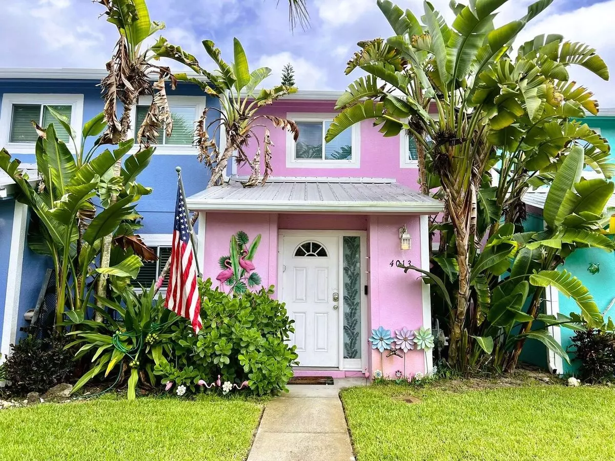 Beautiful 2 Bedroom Townhome In Nsb With Private Patio And Firepit House for rent in New Smyrna Beach, FL
