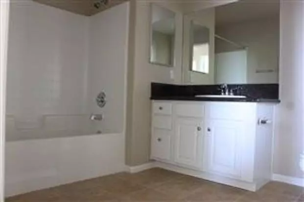 Sunland Gardens Llc Apartment for rent in Sun Valley, CA