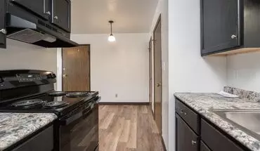 2 of 13 4th Street Manor Apartment for rent in Waterloo, IA