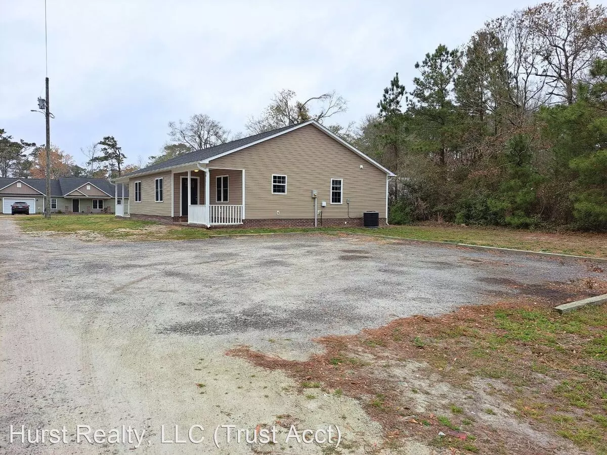 151 Oyster Ln Unit 2 House for rent in Hubert, NC