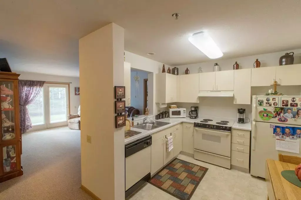 1085 Jaystone Ter Apartment for rent in Waterloo, WI