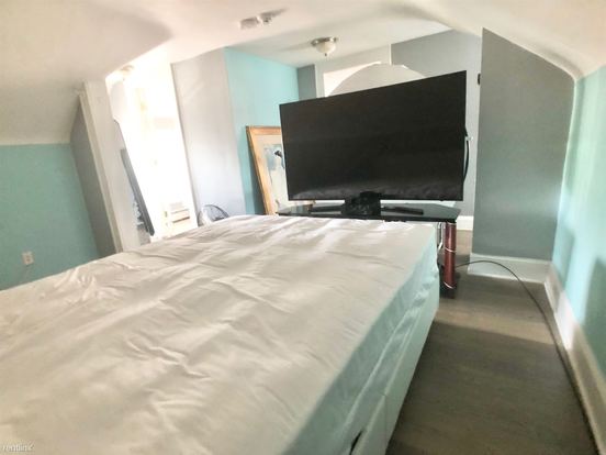 Lovely Studio Apartment In Multi Family Private Home Parking Located In Mamaroneck Apartments Mamaroneck Ny