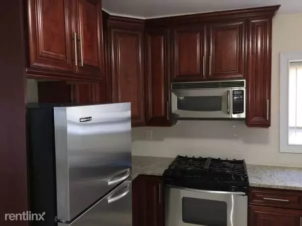 Spacious 2 bedroom Apartment in Private House on 2nd floor, With Hudson River View in Yonkers. Apartment for rent in Yonkers, NY