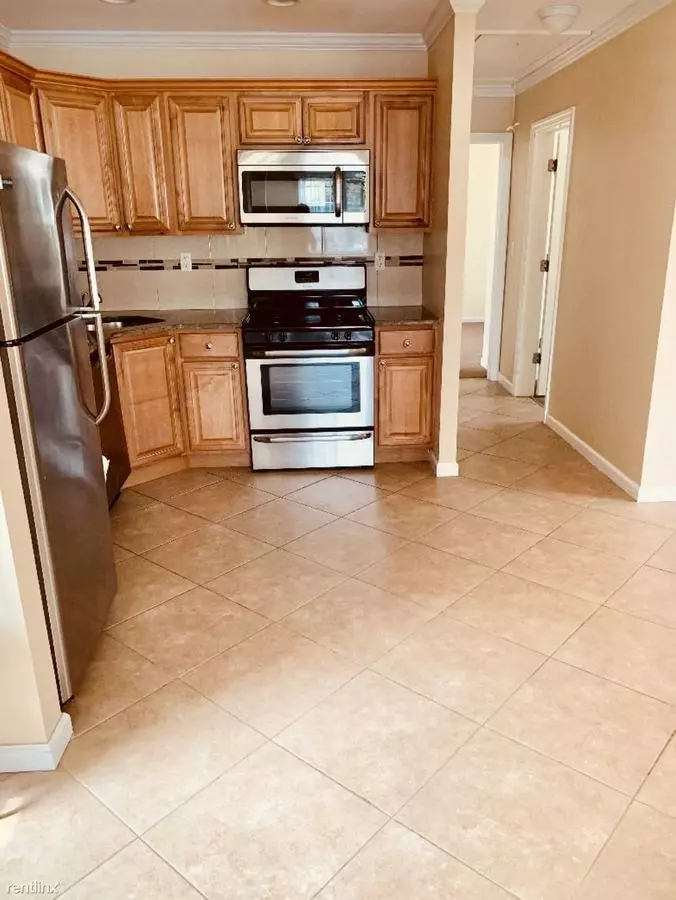 Beautiful 2 Bedroom Apartment on 2nd Floor - Located In Mamaroneck Apartment for rent in Mamaroneck, NY