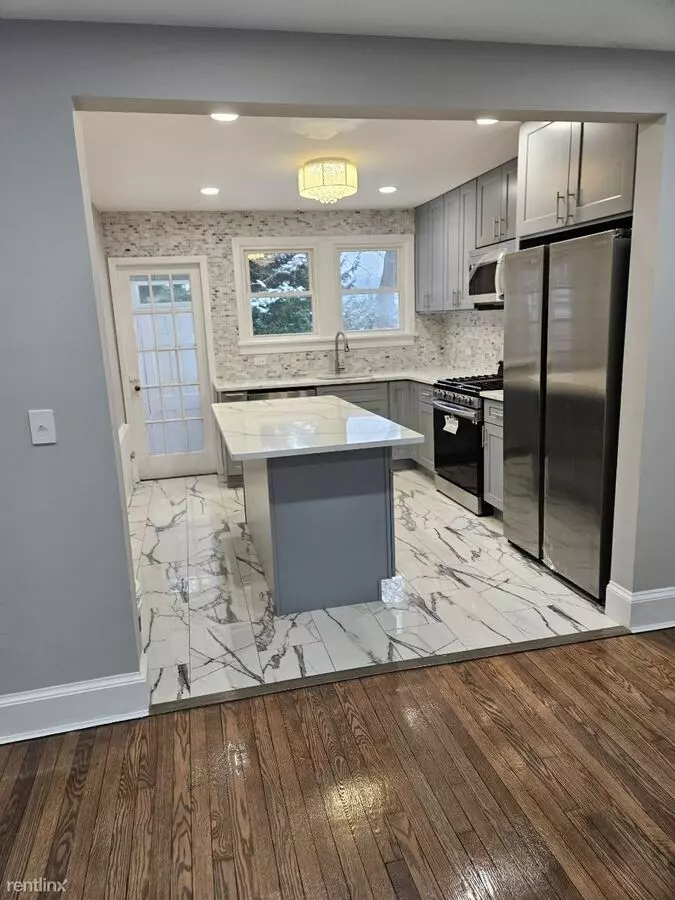 4 Bedroom, 1 Bathroom House - W/D In Unit - Parking in Driveway/Hastings on Hudson Apartment for rent in Hastings On Hudson, NY