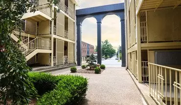 2 of 61 521/527 E. Main Street Apartment for rent in Lexington, KY
