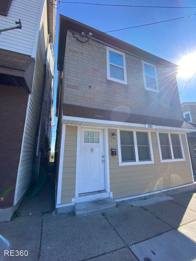 707 Brownsville Rd Mt Pittsburgh, PA Apartment for Rent