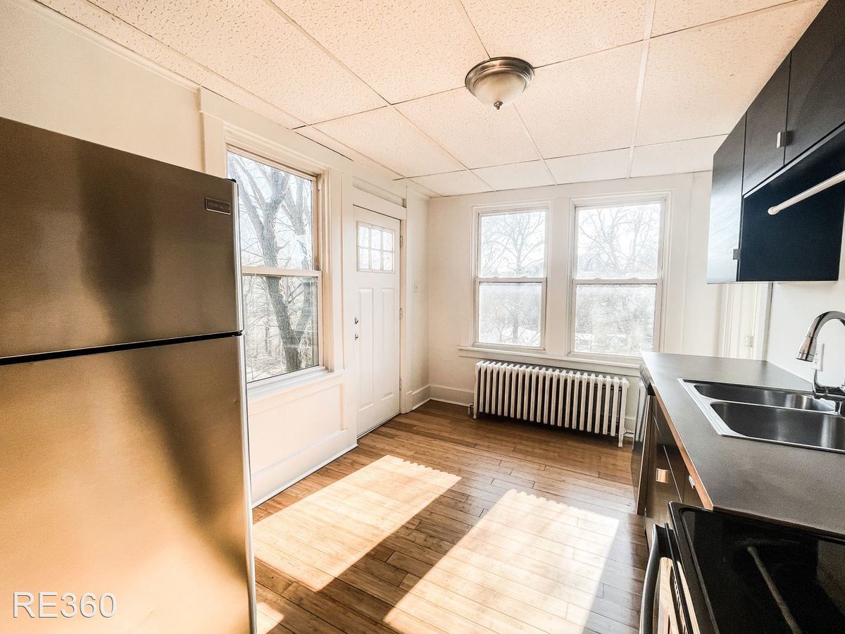 406 Kingsboro St Mt Pittsburgh, PA Apartment for Rent