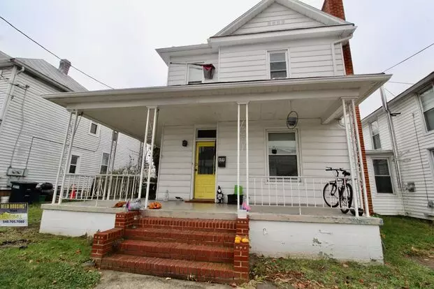 609 Collicello St Apartment for rent in Harrisonburg, VA
