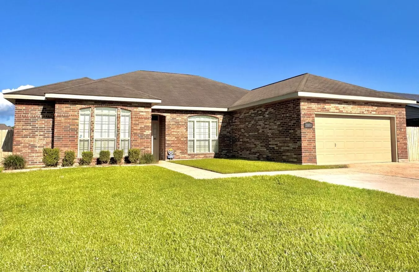 Spacious 4 Bed, 2.5 Bath Home In Gonzales - Expanded Kitchen, Fireplace, & Patio! House for rent in Gonzales, LA
