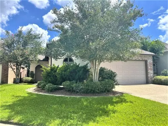 Inviting 3 Bed, 2 Bath Home In Lakeshore Garden – Pet Friendly With Lawn Care Included! Apartment for rent in Baton Rouge, LA