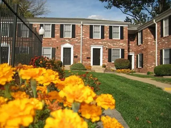 Williamsburg Square Townhomes Apartment for rent in St Louis, MO
