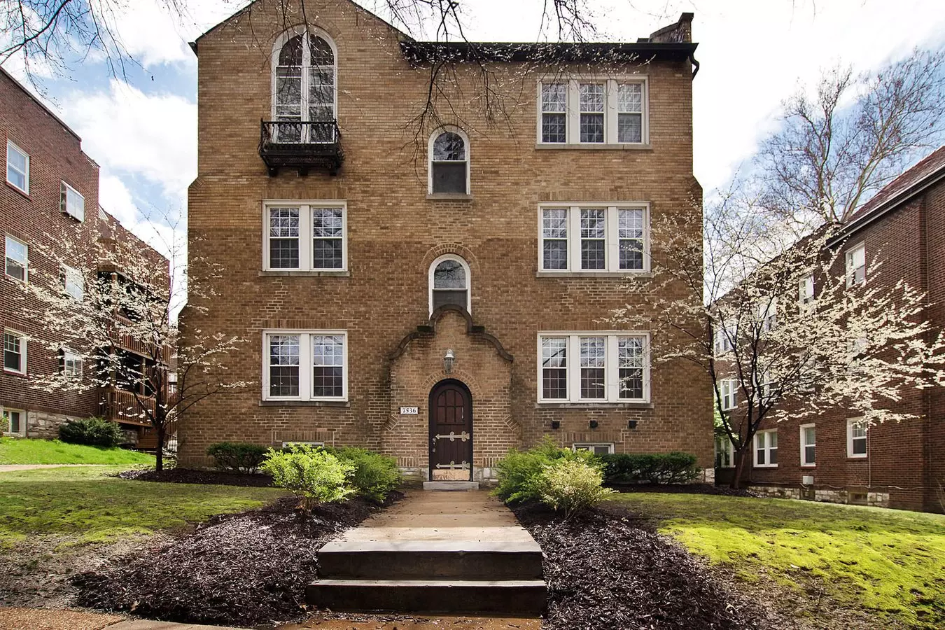 (202) 7536 Byron Place Apartment for rent in St Louis, MO