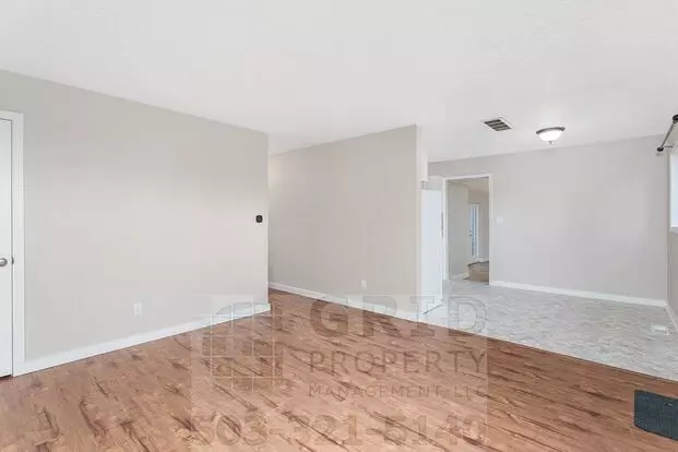 3+ Bedroom House W/ Large Backyard - Southeast Portland! Apartment for rent in Portland, OR