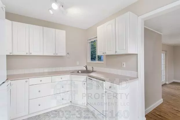 3+ Bedroom House W/ Large Backyard - Southeast Portland! Apartment for rent in Portland, OR 3+ Bedroom House W/ Large Backyard - Southeast Portland! Apartment for rent in Portland, OR