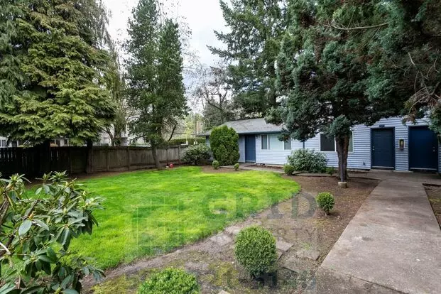 Two Story, Two Bedroom Apartment Available W/ Private Yard Space - $500 Move In Special! Apartment for rent in Portland, OR