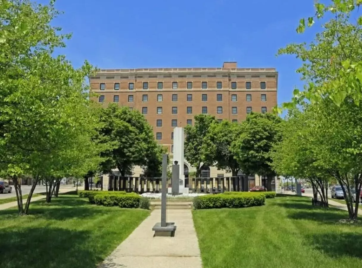 The Durant Apartment for rent in Flint, MI
