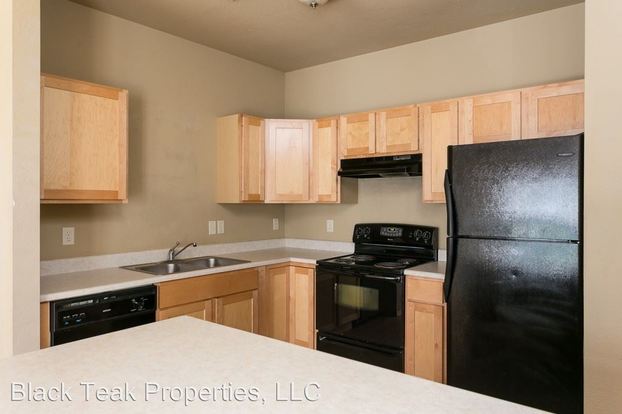 Dawes Street Townhouses Apartment for rent in Oshkosh, WI Dawes Street Townhouses Apartment for rent in Oshkosh, WI