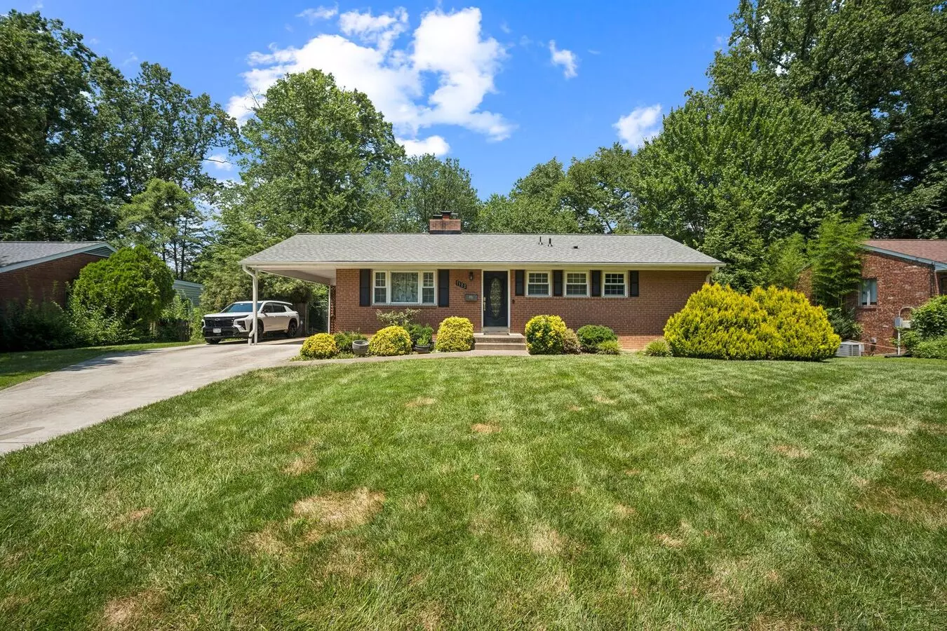 Charming 4 Bedroom Brick Home - Ideal Location House for rent in Springfield, VA