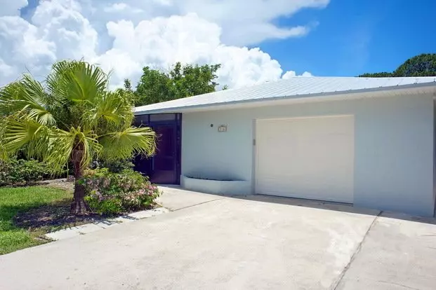 Annual Rental - 2 Bedroom + Den Home With Spa In Naples Park! Apartment for rent in Naples, FL