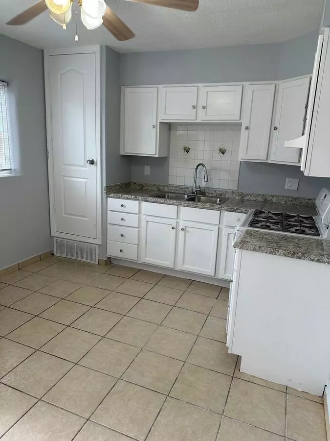 328 Rhode Island (new) St Ne Apartment for rent in Albuquerque, NM