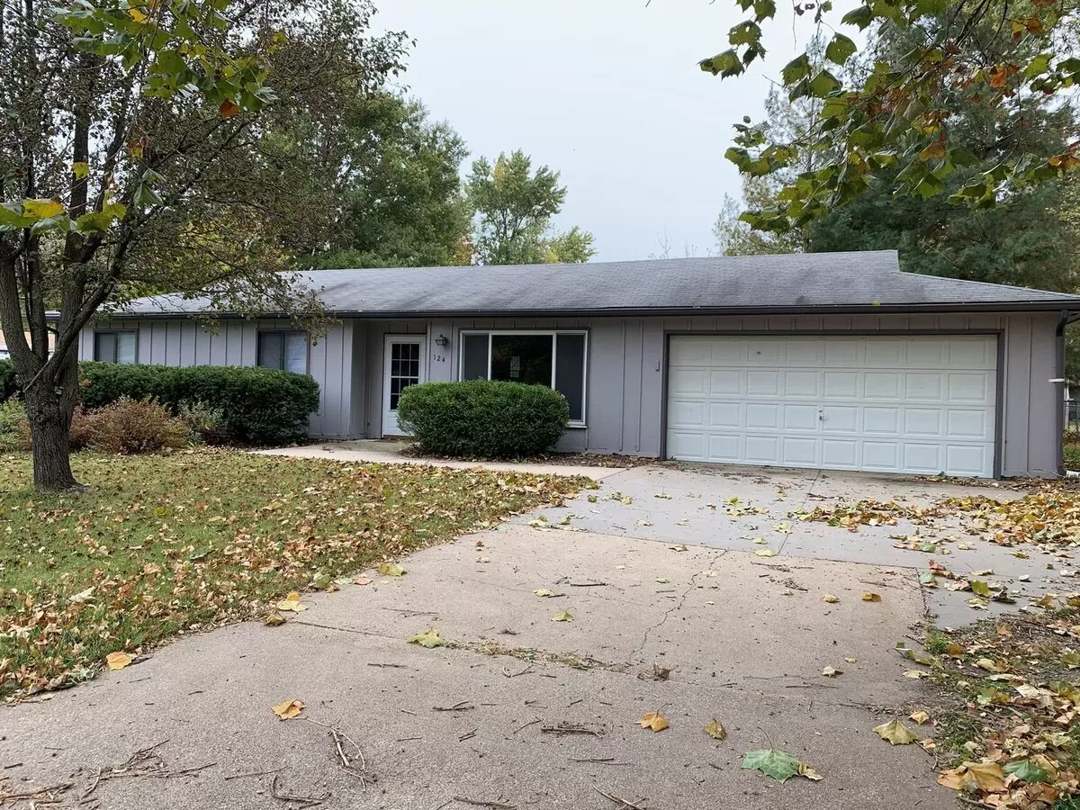 Two Car Garage! East Side Of Manhattan House for rent in Manhattan, KS