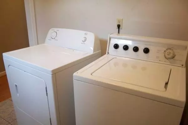 Virtual Showings Available - Spacious House Near Broadway! Apartment for rent in Lexington, KY Virtual Showings Available - Spacious House Near Broadway! Apartment for rent in Lexington, KY