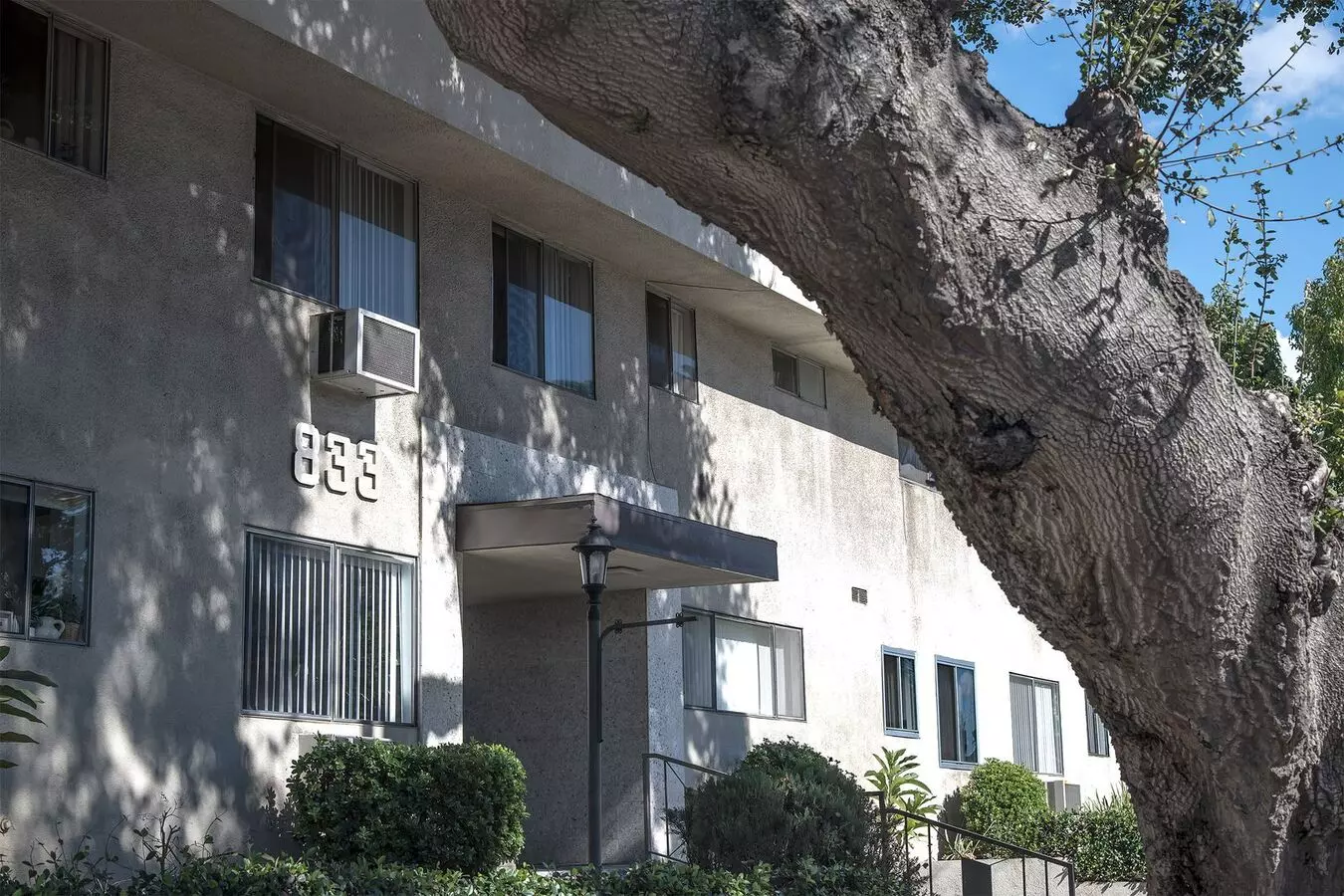 2 of 4 Foo833 Apartment for rent in Monrovia, CA
