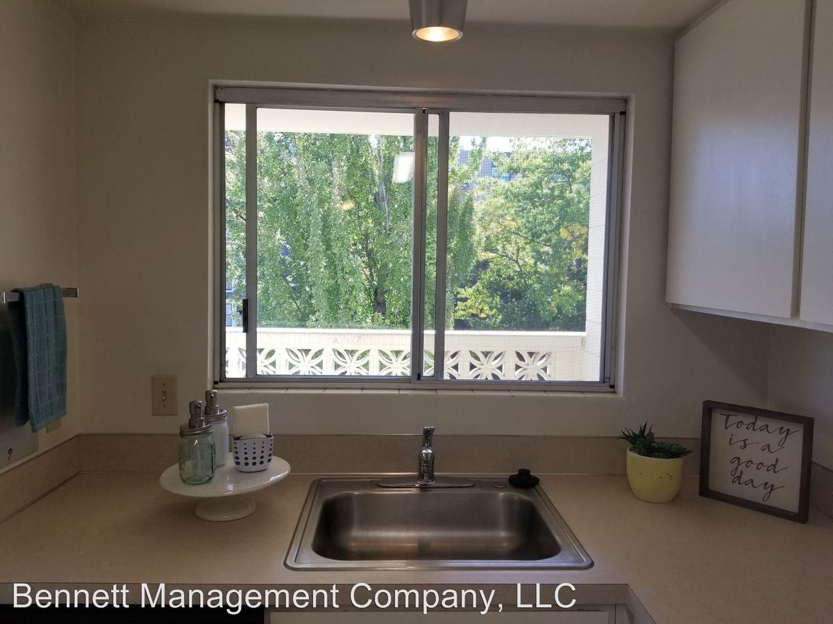 2 Bedrooms 1 Bathroom Apartment for rent at 1080 Patterson St in Eugene, OR