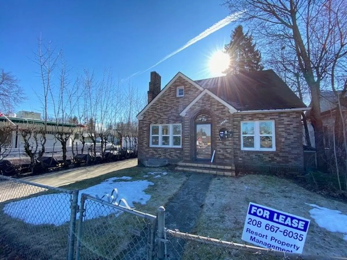 Sherman Ave Triplex Apartment for rent in Coeur D Alene, ID
