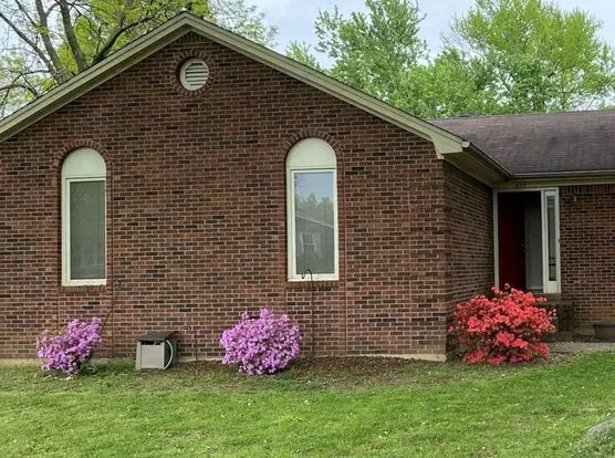 Beautiful Ranch Home Located In Woodlawn Park Apartment for rent in Louisville, KY Beautiful Ranch Home Located In Woodlawn Park Apartment for rent in Louisville, KY