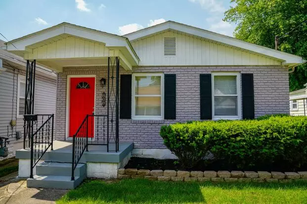 Check Out This Lovely 3 Bedroom, 1 Bath House. Apartment for rent in Louisville, KY