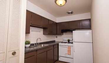3 of 27 Lakeview Living! Apartment for rent in Chicago, IL