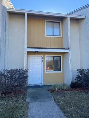 Conveniently Located Townhome W/easy Access To Everything! Apartment for rent in Panama City, FL