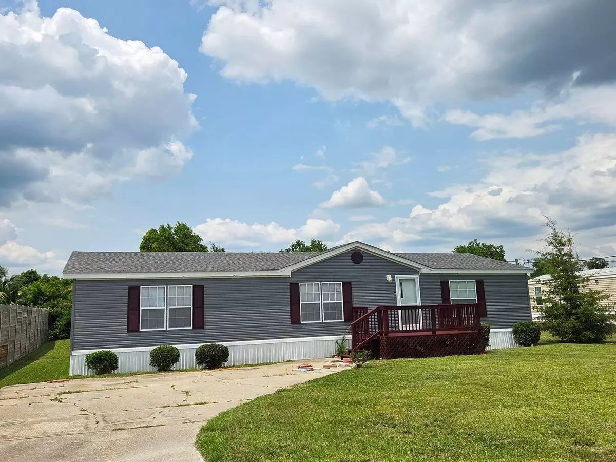 Spacious 3Bed Mobile Home On A Quiet, No Thru Traffic Street In Callaway! *well/septic* *vash Recipients Encouraged!* House for rent in Panama City, FL