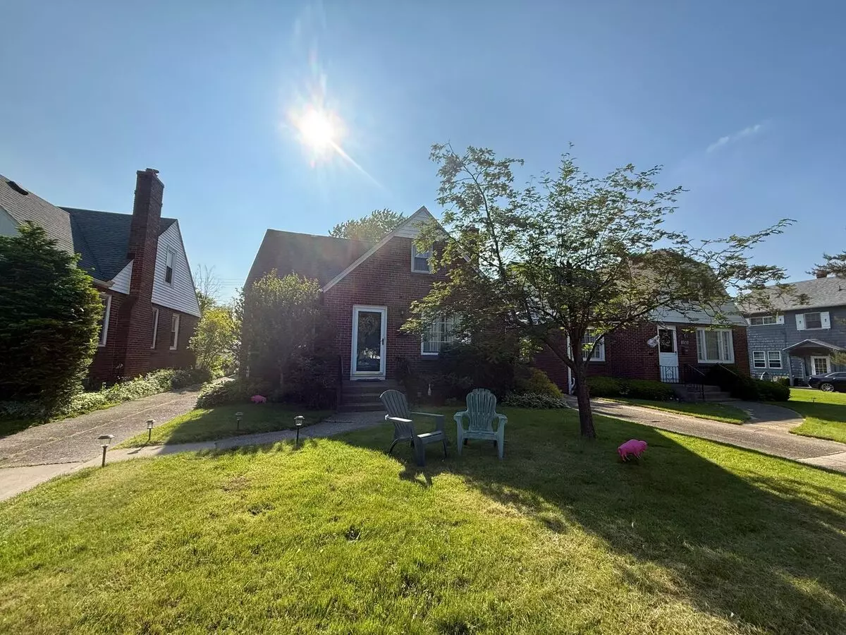 Charming 3 Bedroom 1.5 Bath In Amherst : House for rent in Amherst, NY