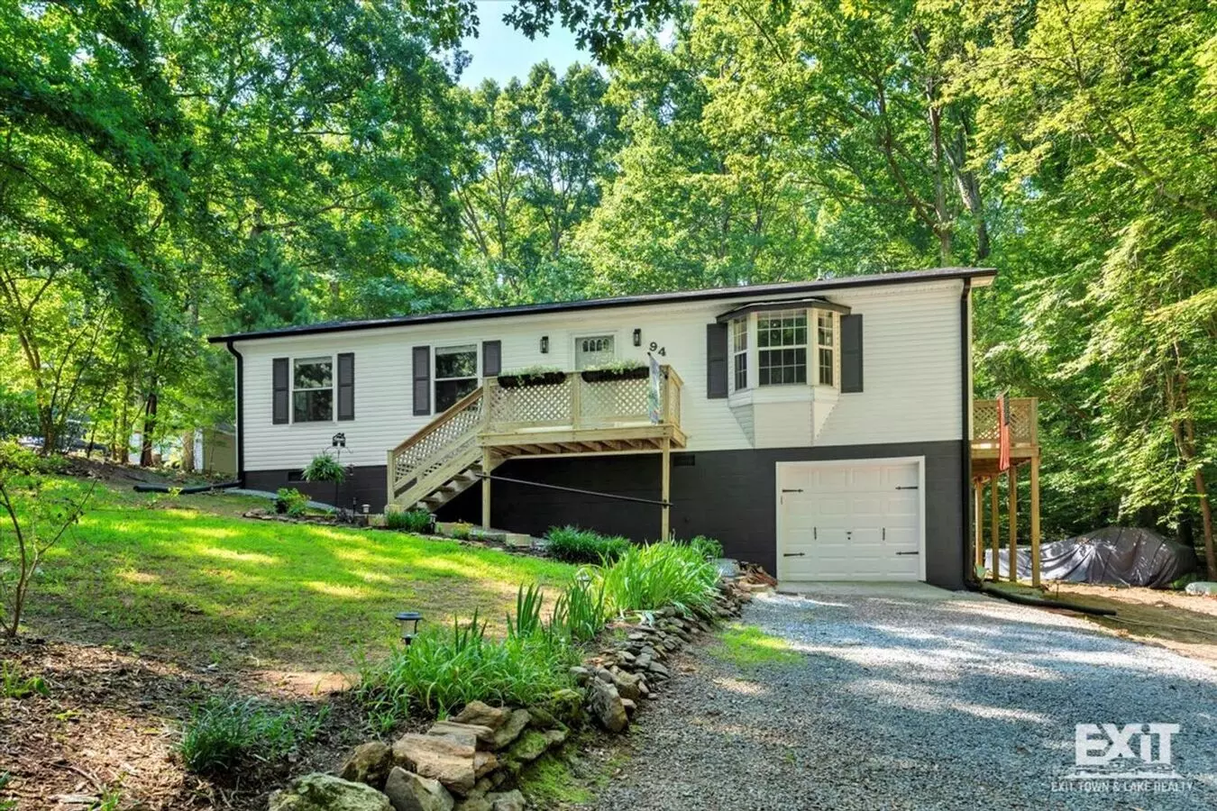 Beautiful Fully Furnished 3 Bed, 2 Bath Home With All Utilities Included! House for rent in Bracey, VA