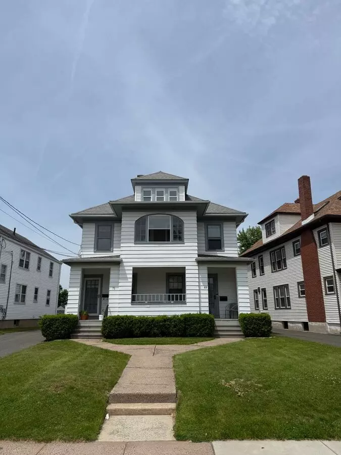 69-71 Maplewood Ave Apartment for rent in West Hartford, CT