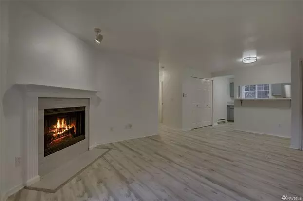 Charming Condo At Echo Lake Apartment for rent in Shoreline, WA Charming Condo At Echo Lake Apartment for rent in Shoreline, WA