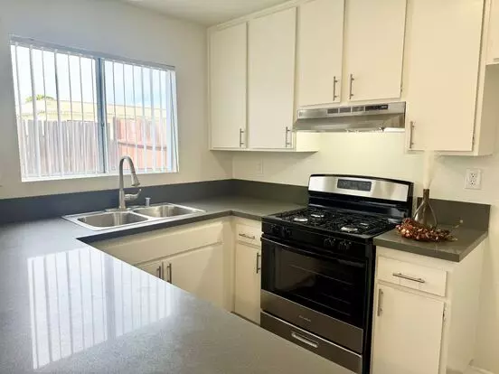 Victoria Pines Apartment for rent in Costa Mesa, CA