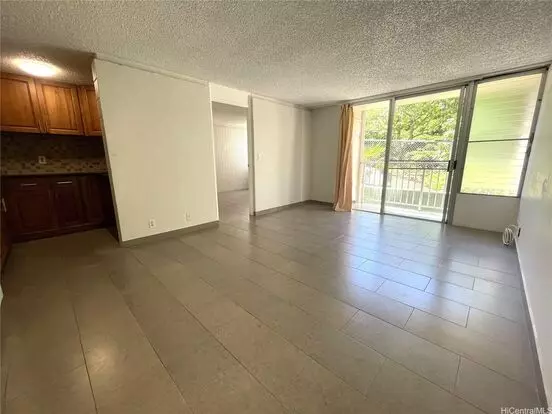 Spacious 3 Bed / 2 Bath – Nuuanu Park Place – Garden-level Unit Apartment for rent in Honolulu, HI