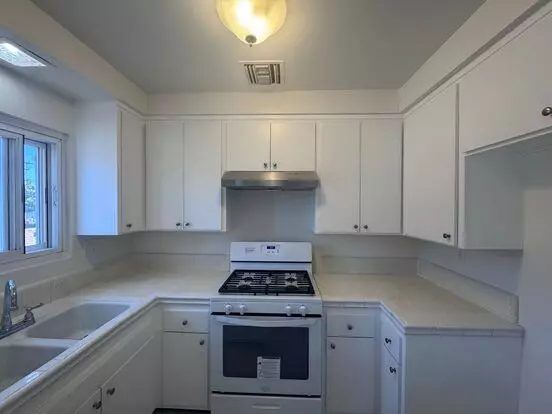 898 Lime St Apartment for rent in Inglewood, CA