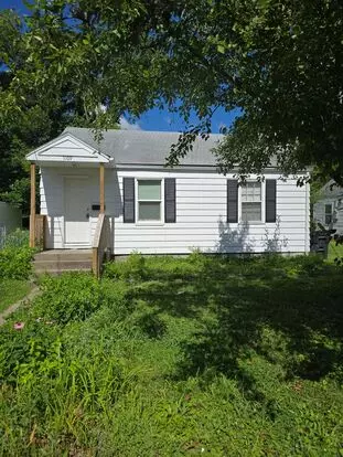 2 Bd, 1 Ba House, Hardwoods, New Paint, Fenced With Shed, W/d Included, Mowing Provided, North Central Location Near Business Loop Apartment for rent in Columbia, MO