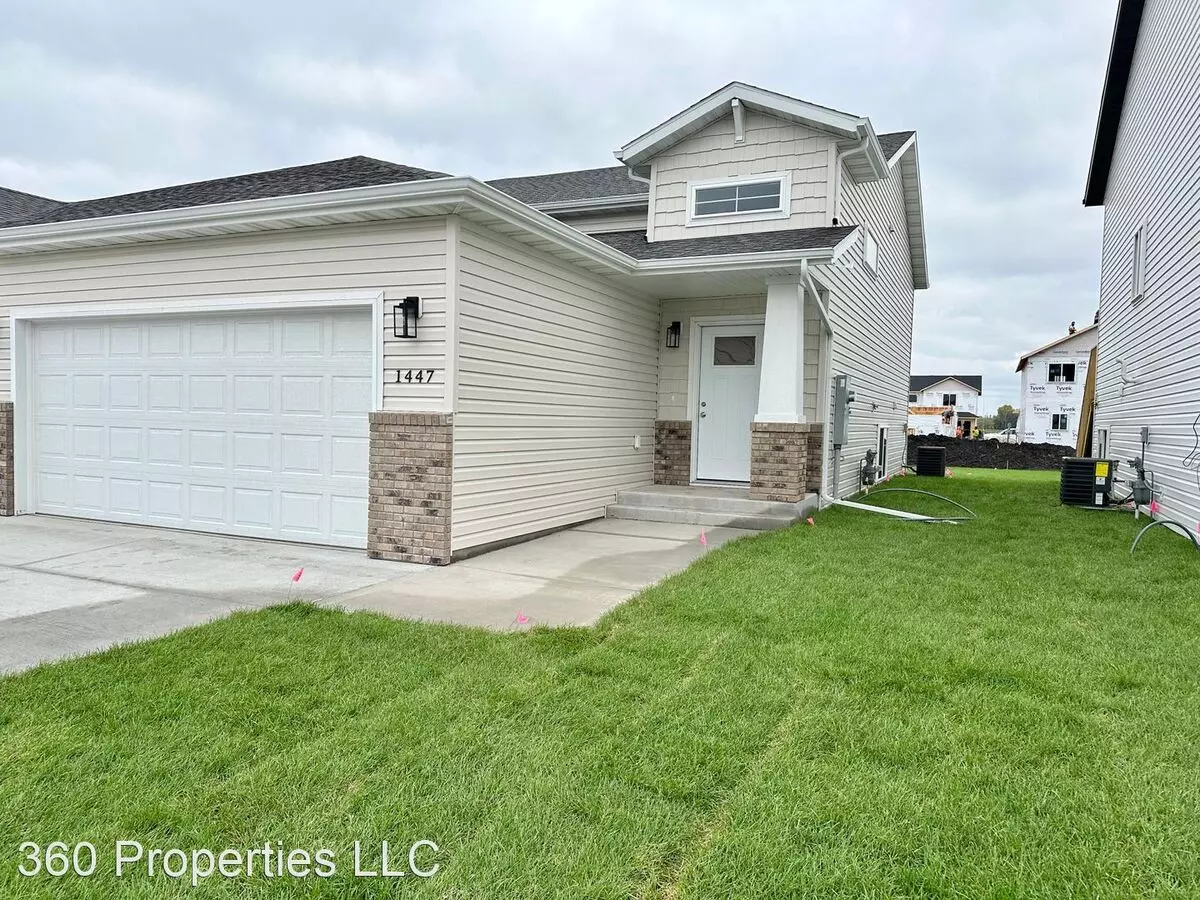 1447 69th Ave S House for rent in Fargo, ND